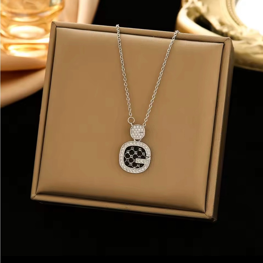 New Arrivals! Elegant Stainless Steel Pendant Necklace